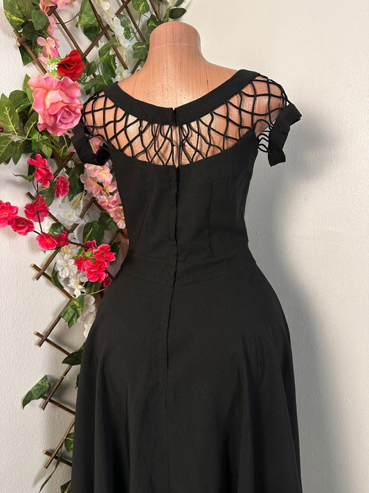 Robe évasée décolleté en treillis manche courte - Perluna Store