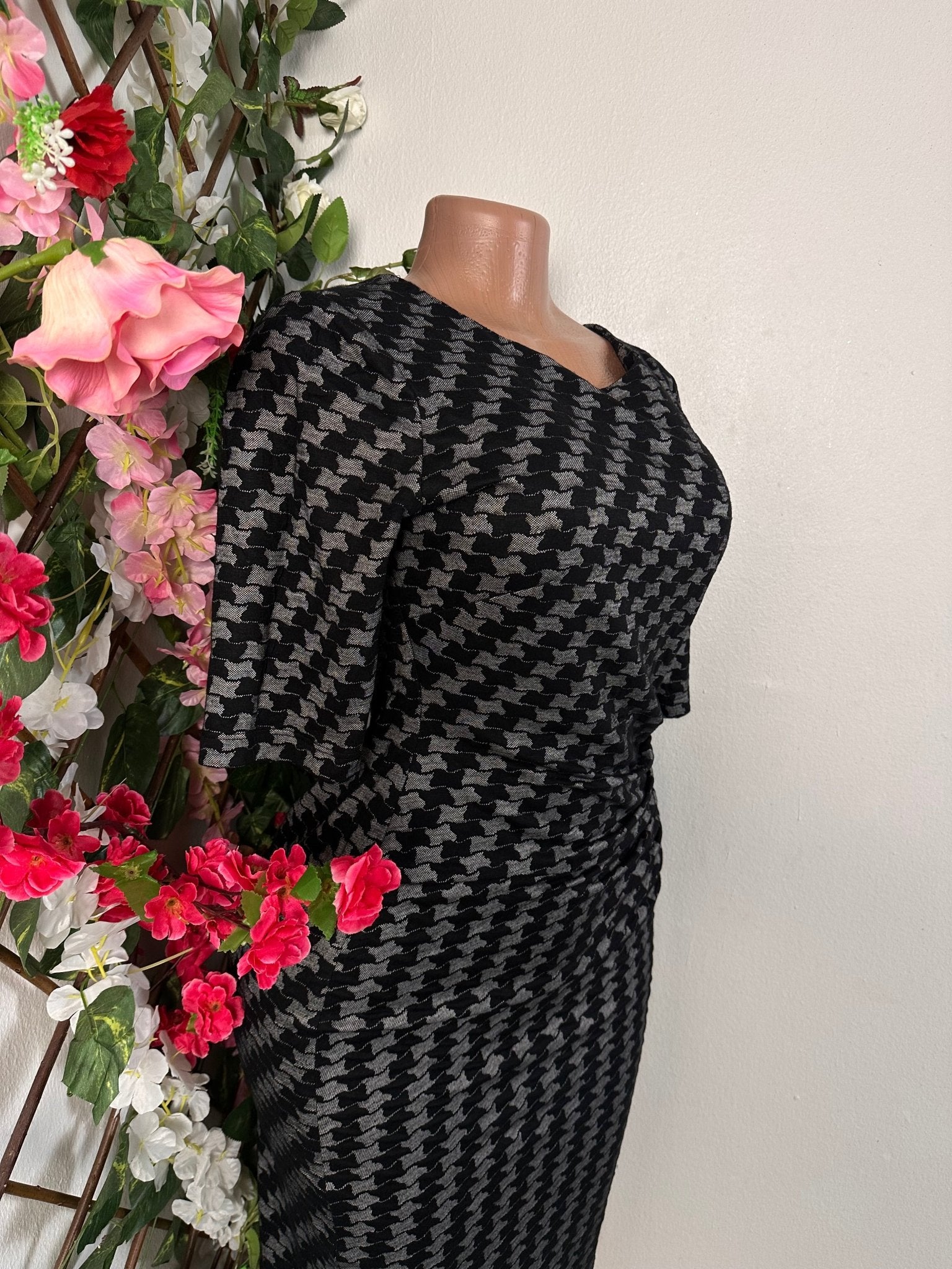 Robe damier courte à colle rond manche mi longue - Perluna Store