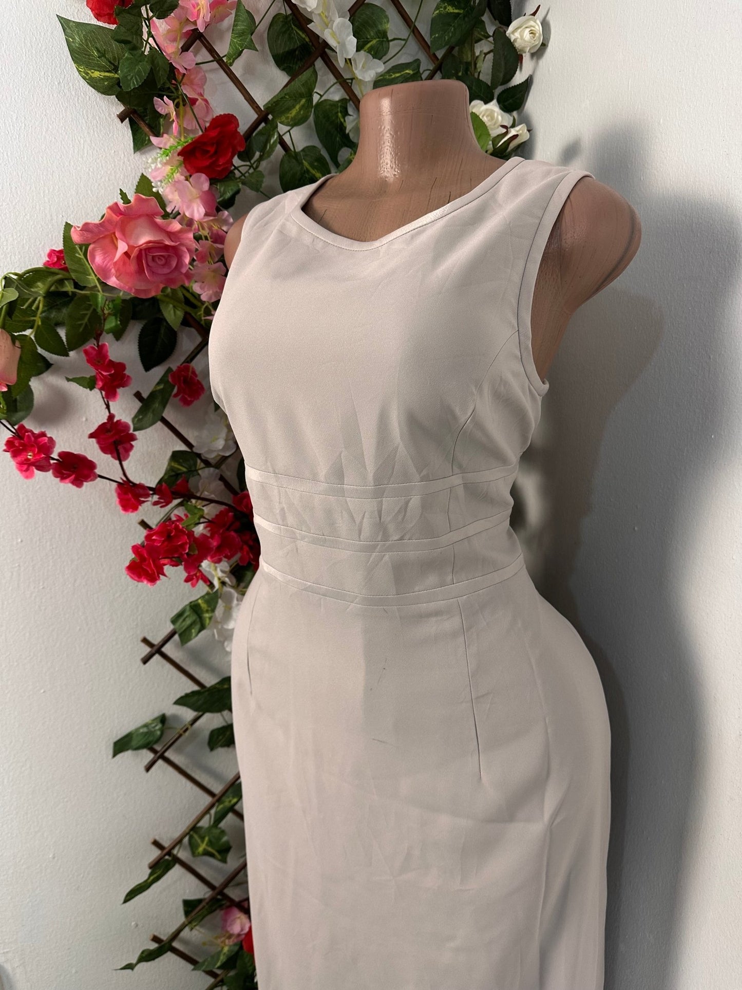 Robe élégante longue sans manche dos dénudée a noeuds - Perluna Store