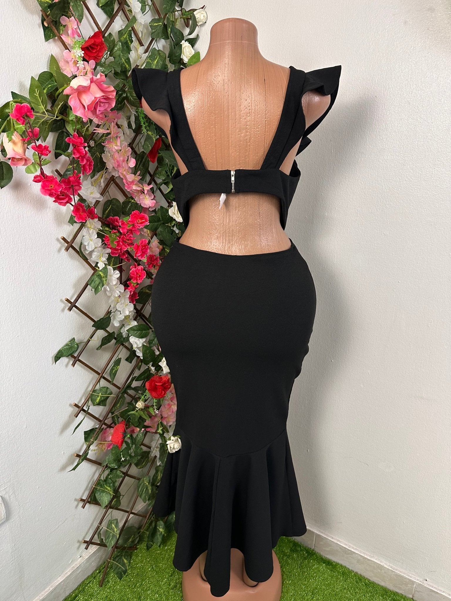 Robe moulante évasée sans manche à dos ouvert - Perluna Store