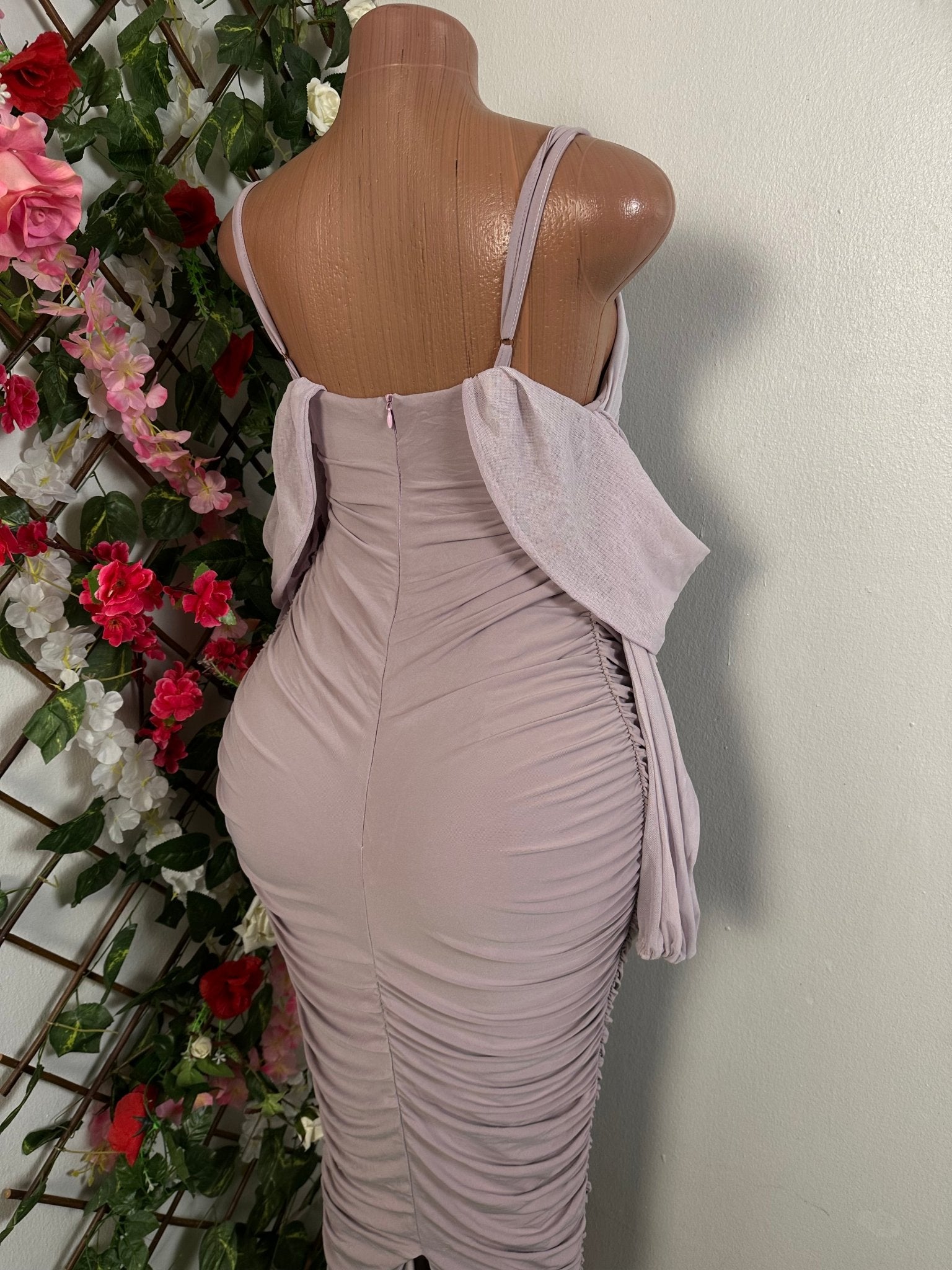 Robe moulante longue à fine bretelle manche voilée épaule nue - Perluna Store