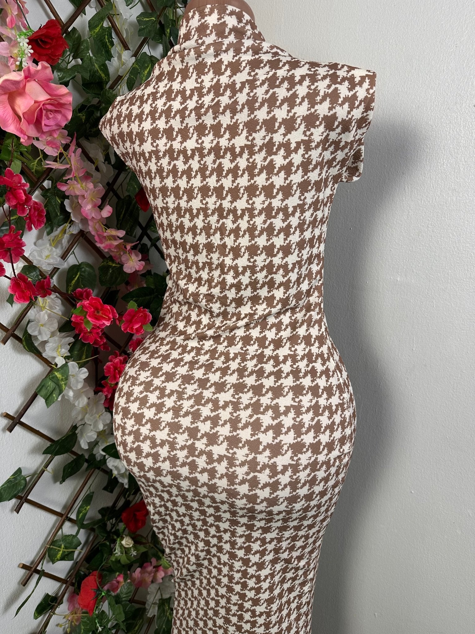 Robe moulante longue sans manche et colle remonté - Perluna Store
