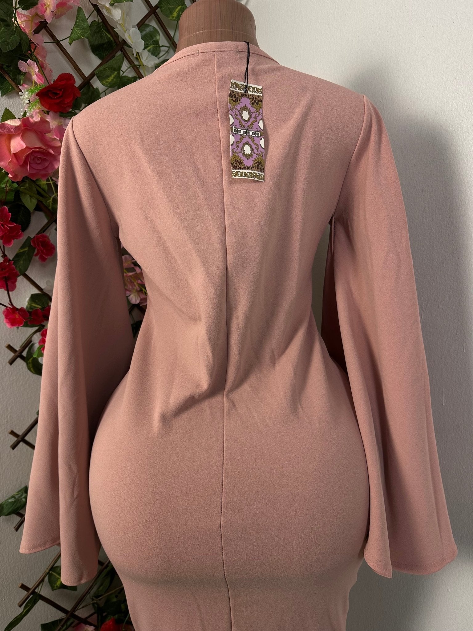 Robe moulante à manche longue volant - Perluna Store