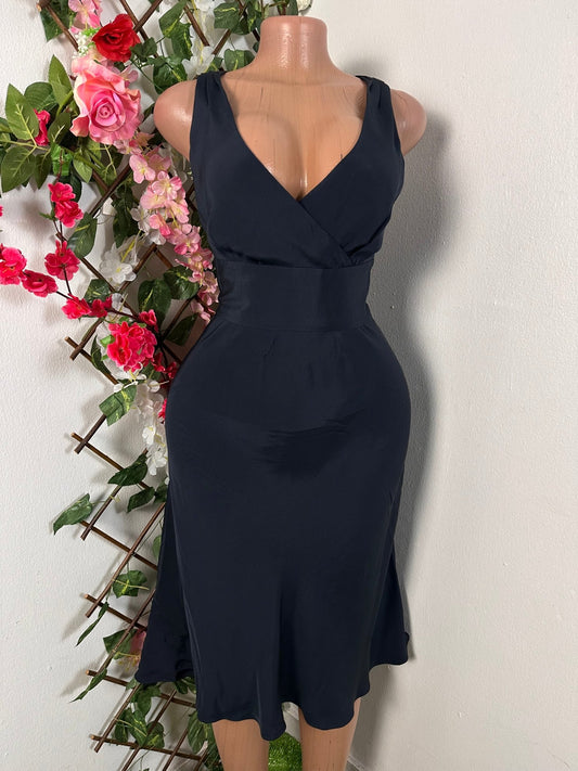 Robe élégante mi longue sans manche à colle V - Perluna Store