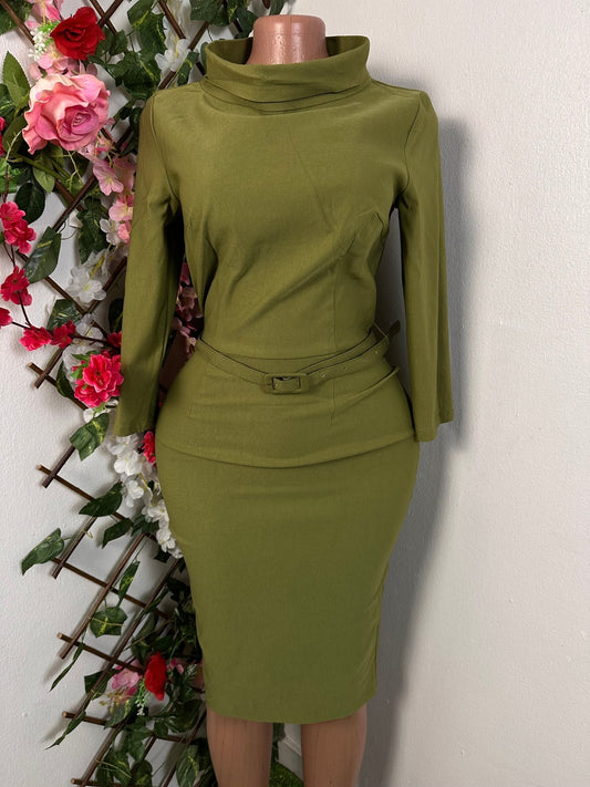 Robe moulante à décolleté remonté manche longue - Perluna Store