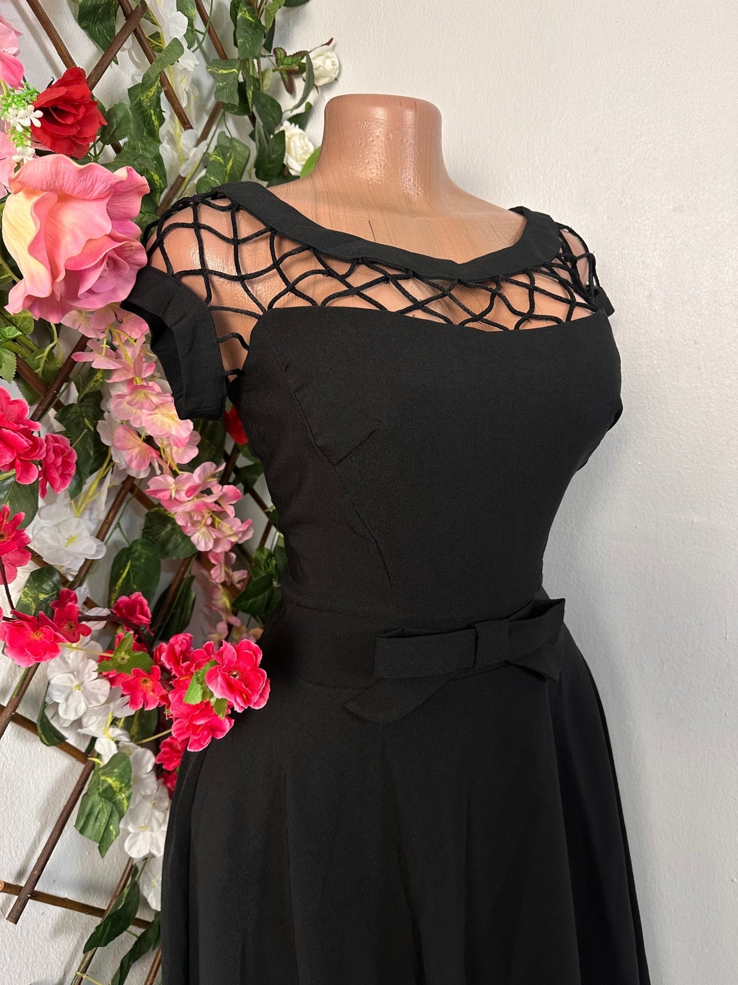 Robe évasée décolleté en treillis manche courte - Perluna Store