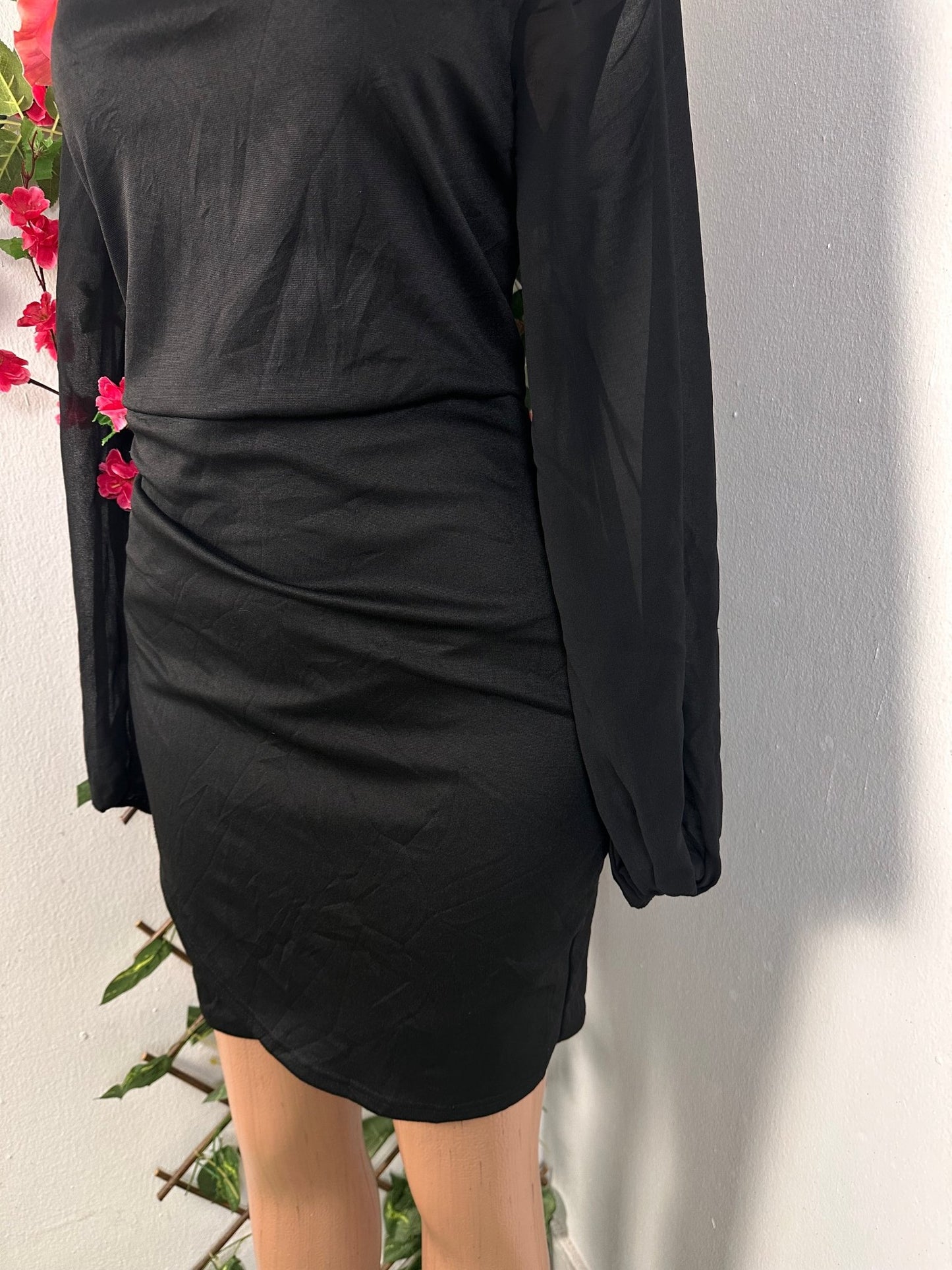 robe moulante courte décolleté carré à manche longue - Perluna Store