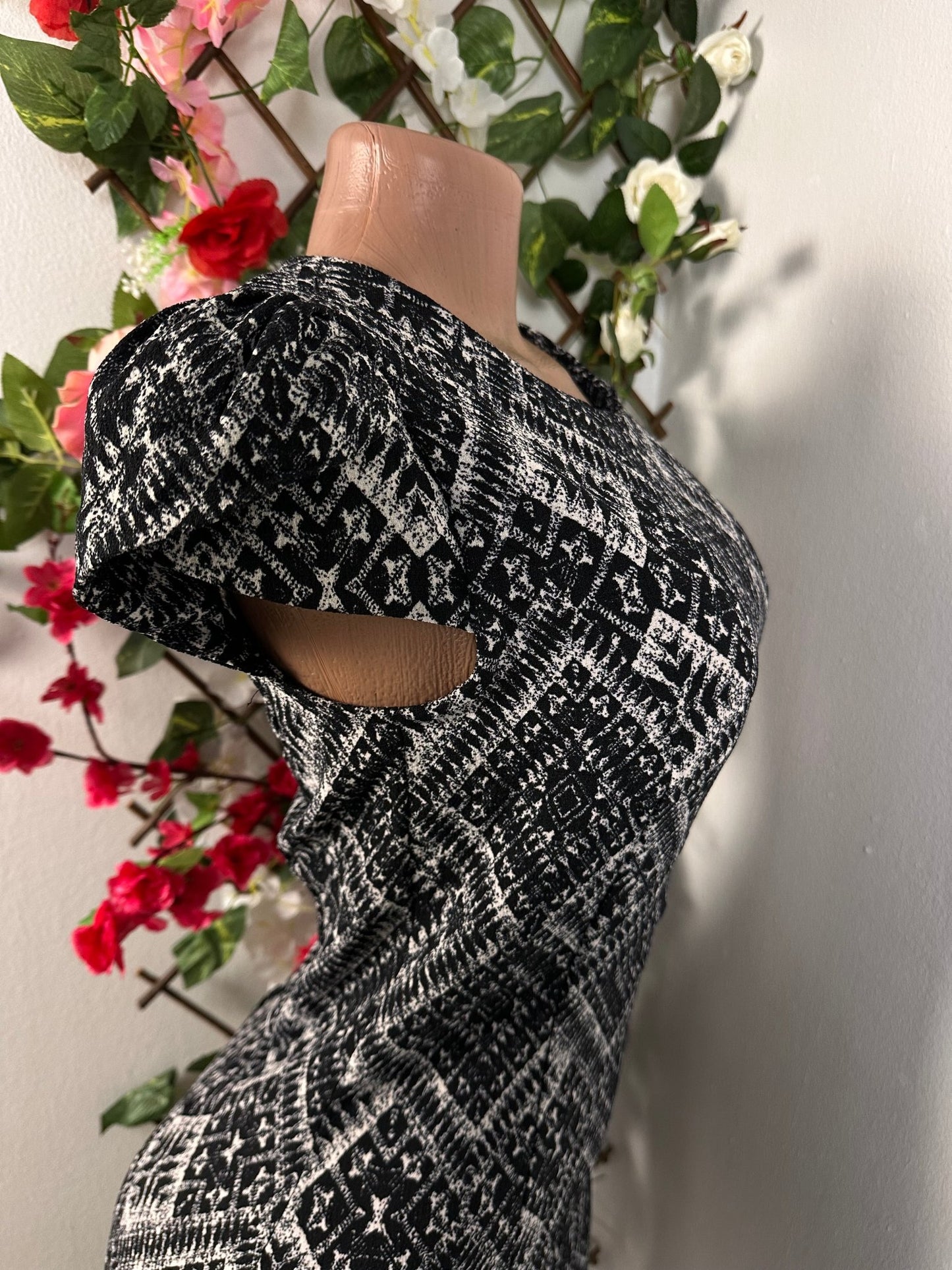 Robe moulante courte demi manche décolleté rond - Perluna Store