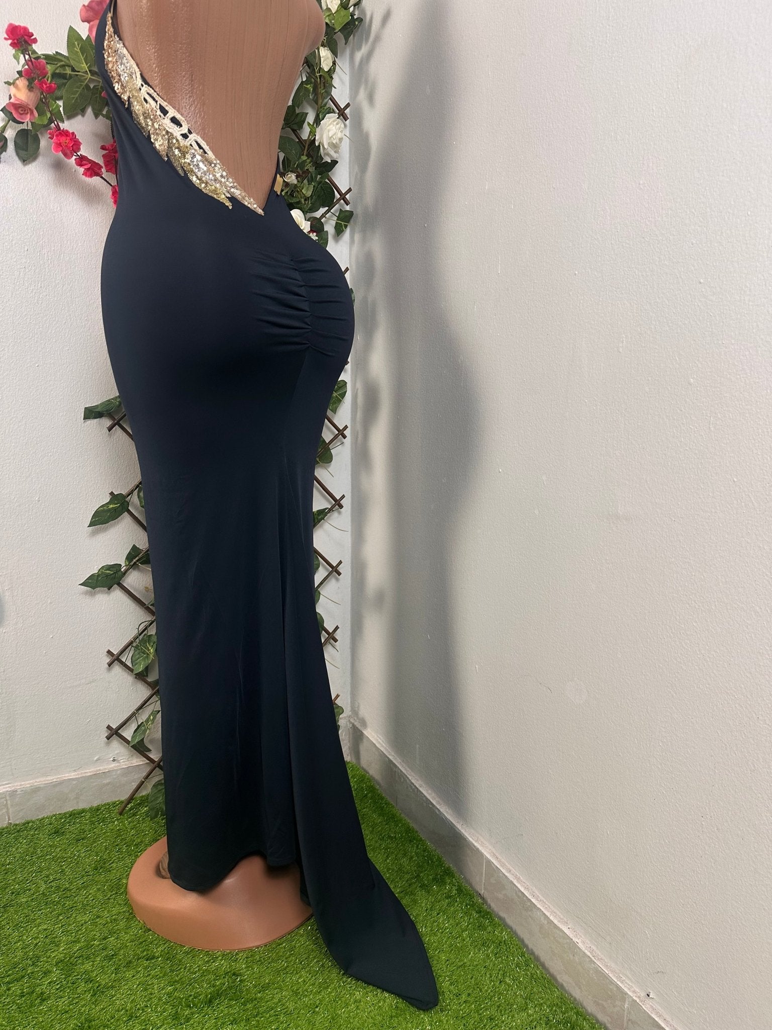 Robe élégante a colle remonté sans manche dos nue et fente arrière - Perluna Store