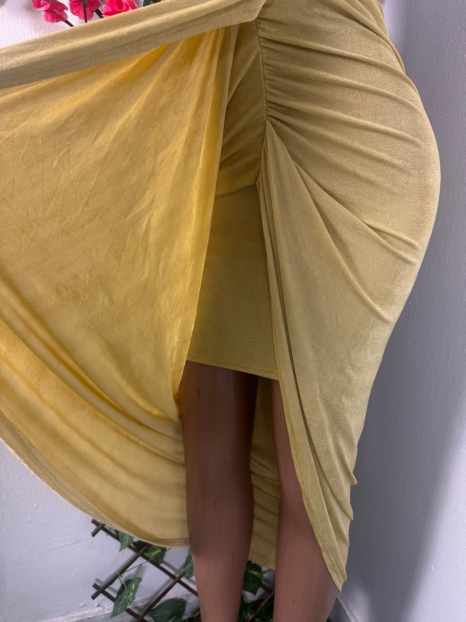 Robe élégante à fine bretelle drapé - Perluna Store