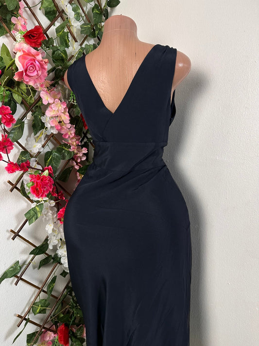 Robe élégante mi longue sans manche à colle V - Perluna Store