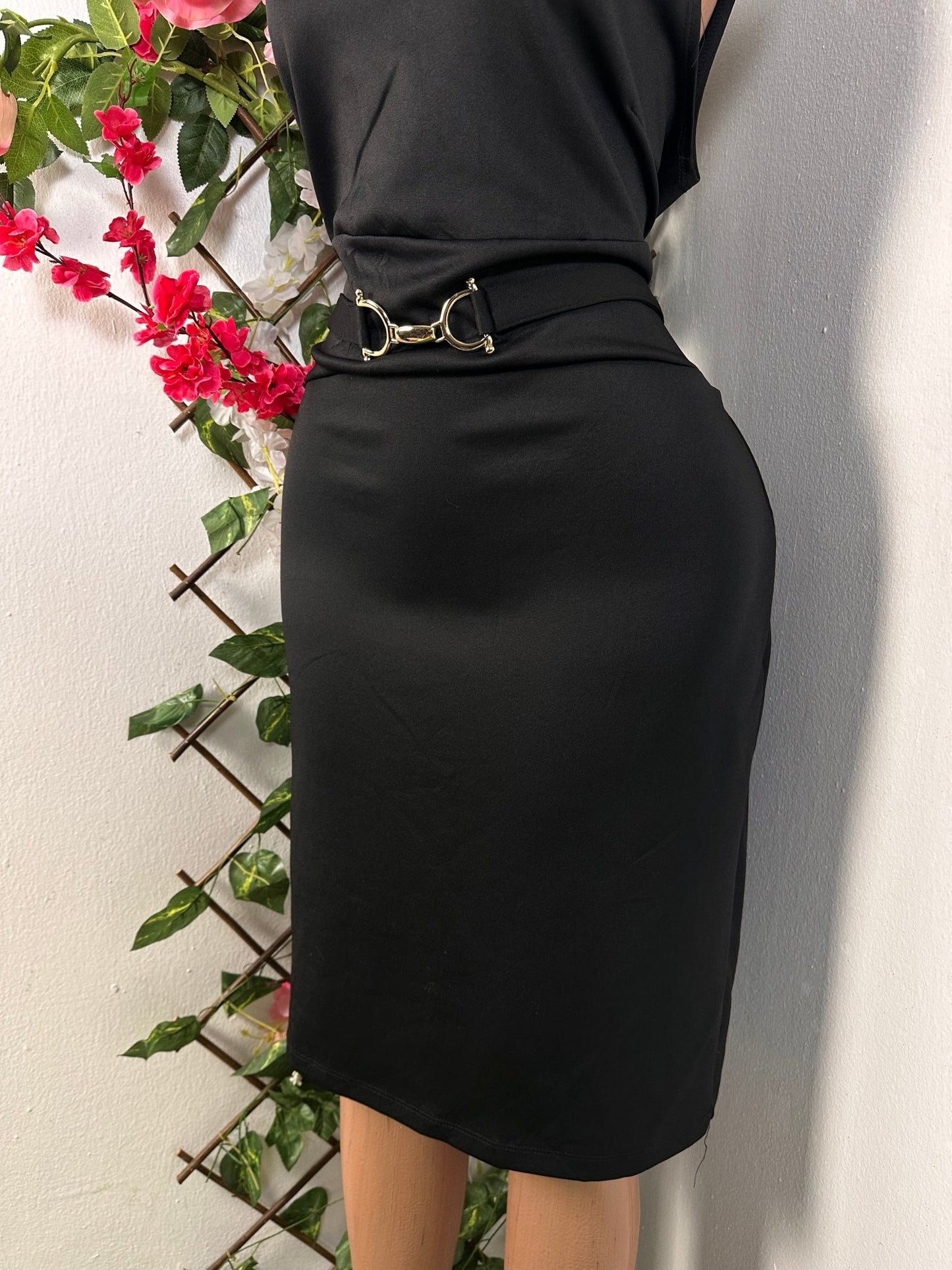 Robe élégante sans mache cintrée avec boucle et colle rond - Perluna Store