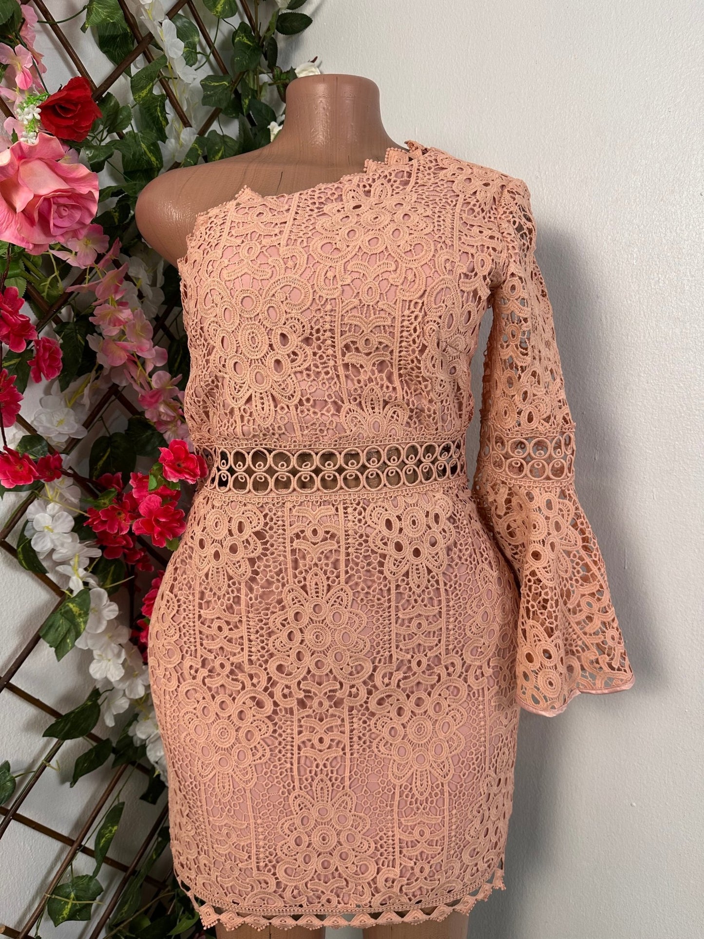 Robe en dentelle 1 épaule manche longue - Perluna StorePerluna Store