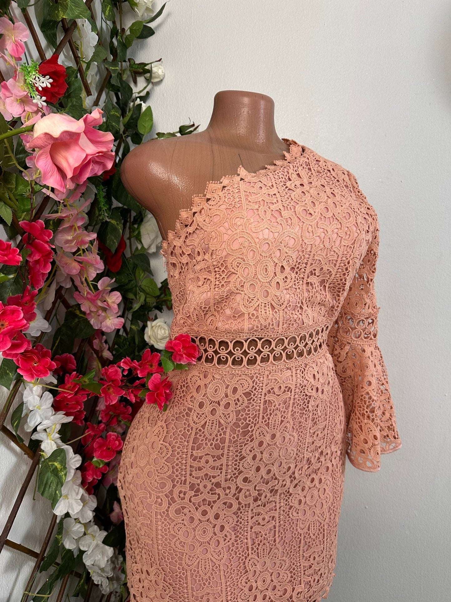 Robe en dentelle 1 épaule manche longue - Perluna StorePerluna Store