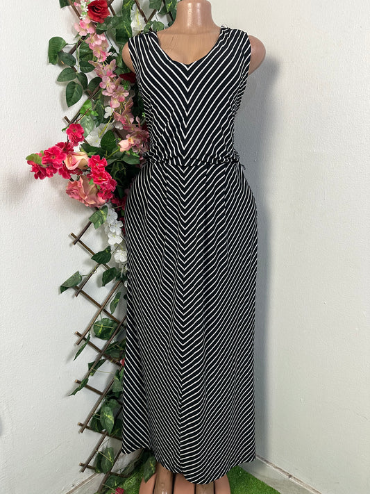 Robe longue décollée rond sans manche