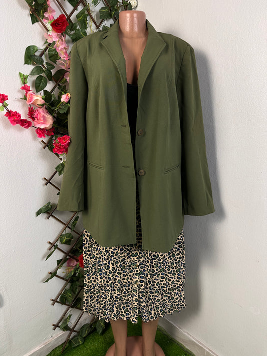 Veste vintage Emerauld pour femme couleur verte avec 2 boutons manche longue retroussée