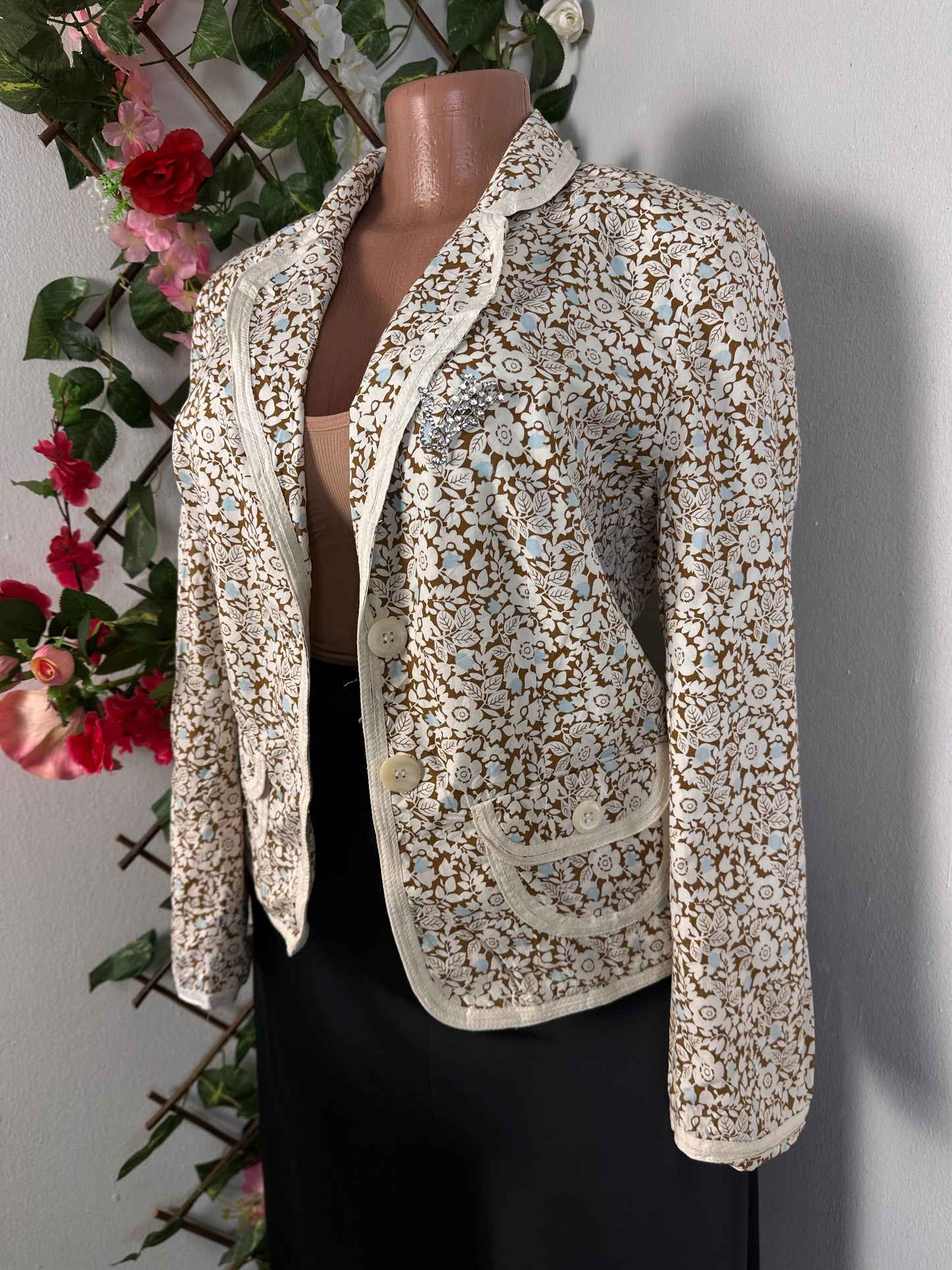 Veste fleurie pour femme