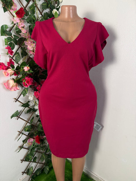 Robe droite mi longue a manche courte fourchu decolette en coeur
