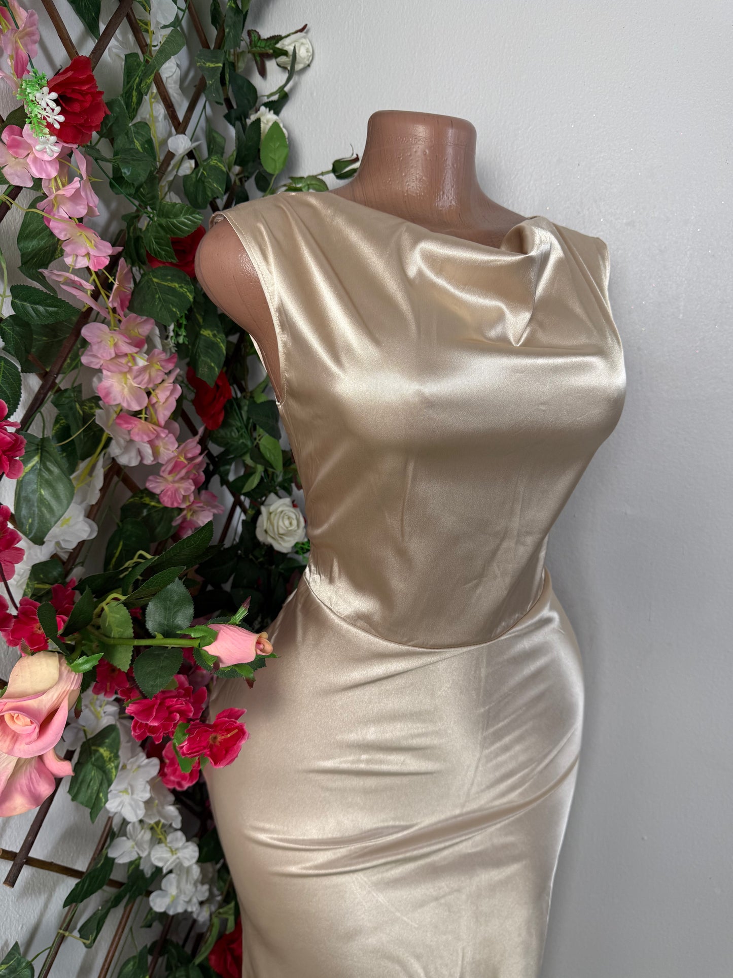 Robe droite en satin elegante longue sans manche