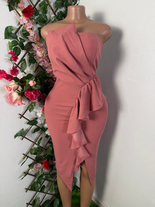 Robe bustier elegante moulante pente asymétrique