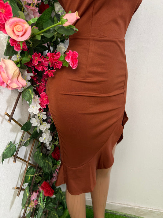 Robe sirene mi longue a bretelle décolleté bateau a fente