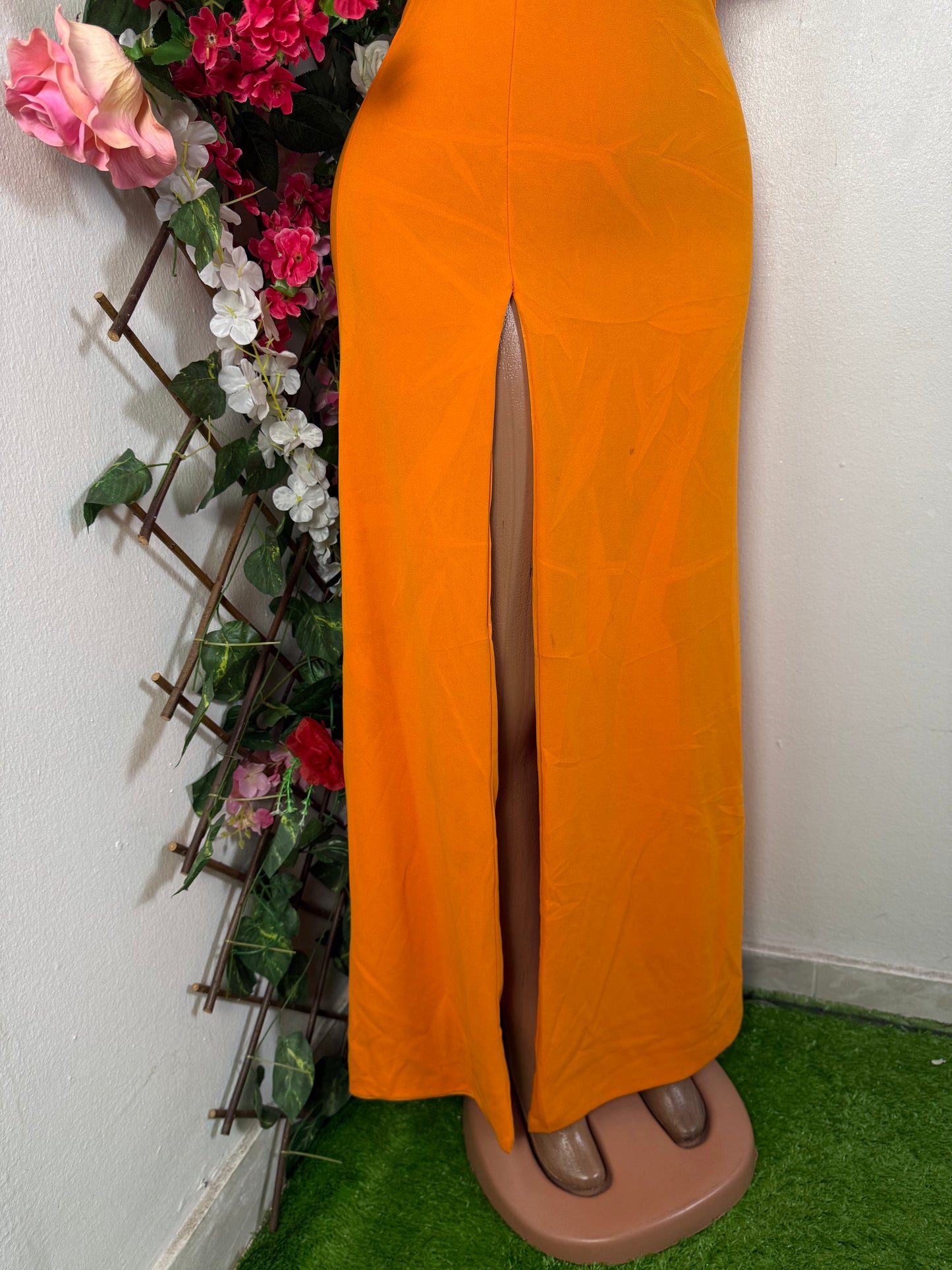 Robe bustier longue avec petite manche et fente cote droite
