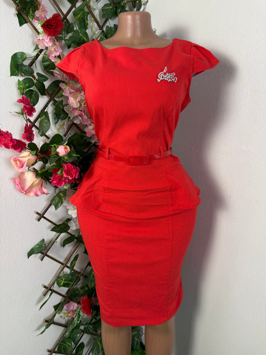 Robe tailleur elegante sans manche