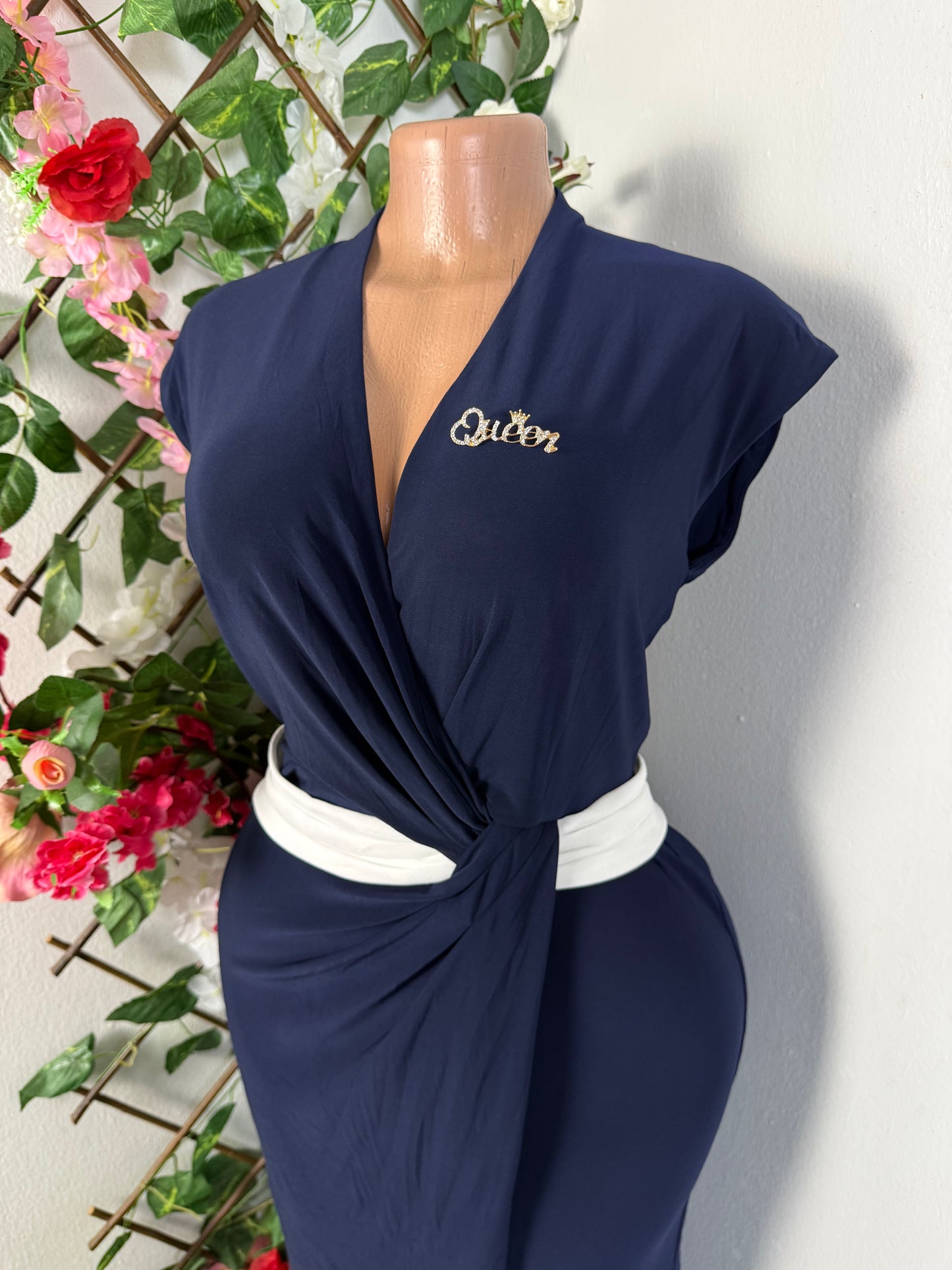 Robe portefeuille longue drapee sans manche