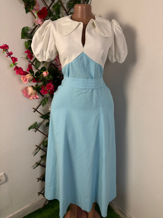 Robe elegante longue évasée a manche courte bouffante