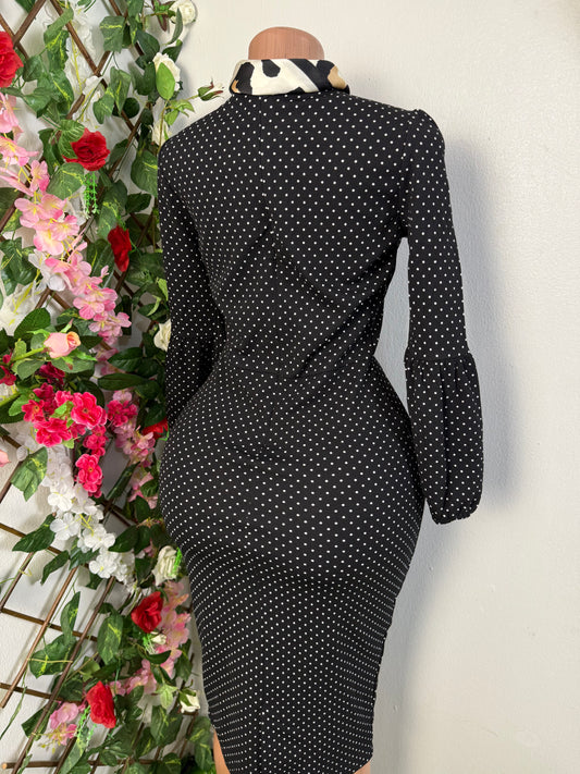 Robe moulante colle en v et manche longue