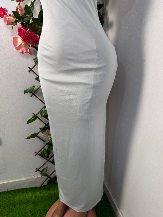 Robe droite moulante longue a manche courte décolleté carrée