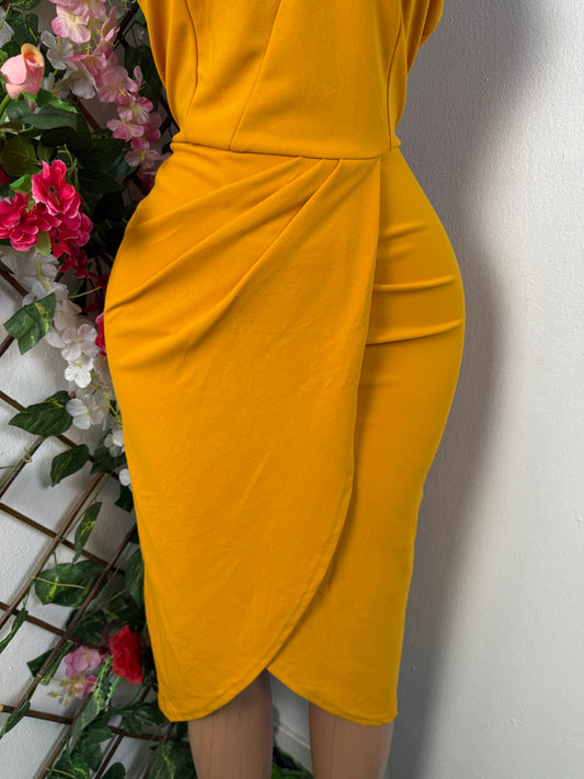 Robe elegante a une épaule pente asymétrique