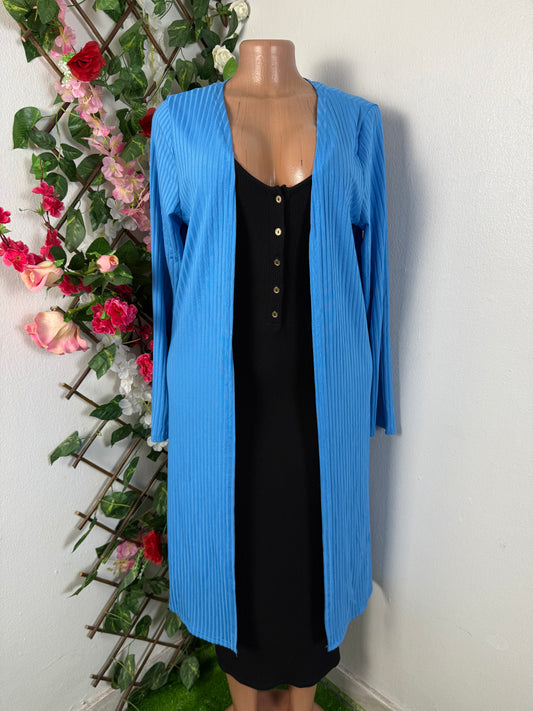 Robe moulante a bretelle avec par-dessus a manche longue