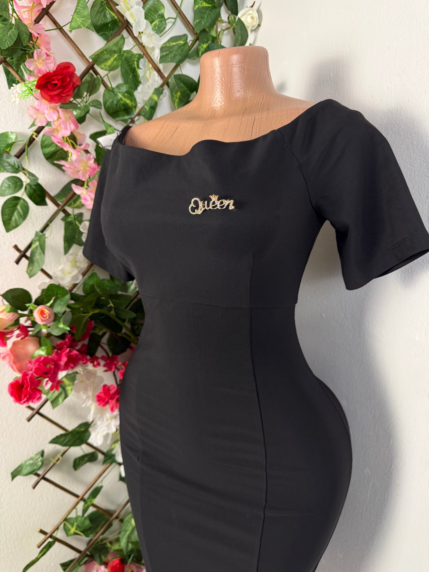 Robe moulante courte décolleté bateau