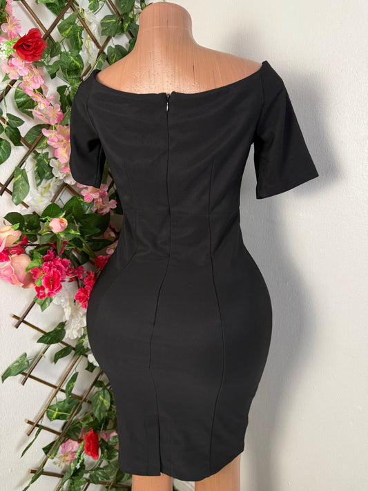 Robe moulante courte décolleté bateau