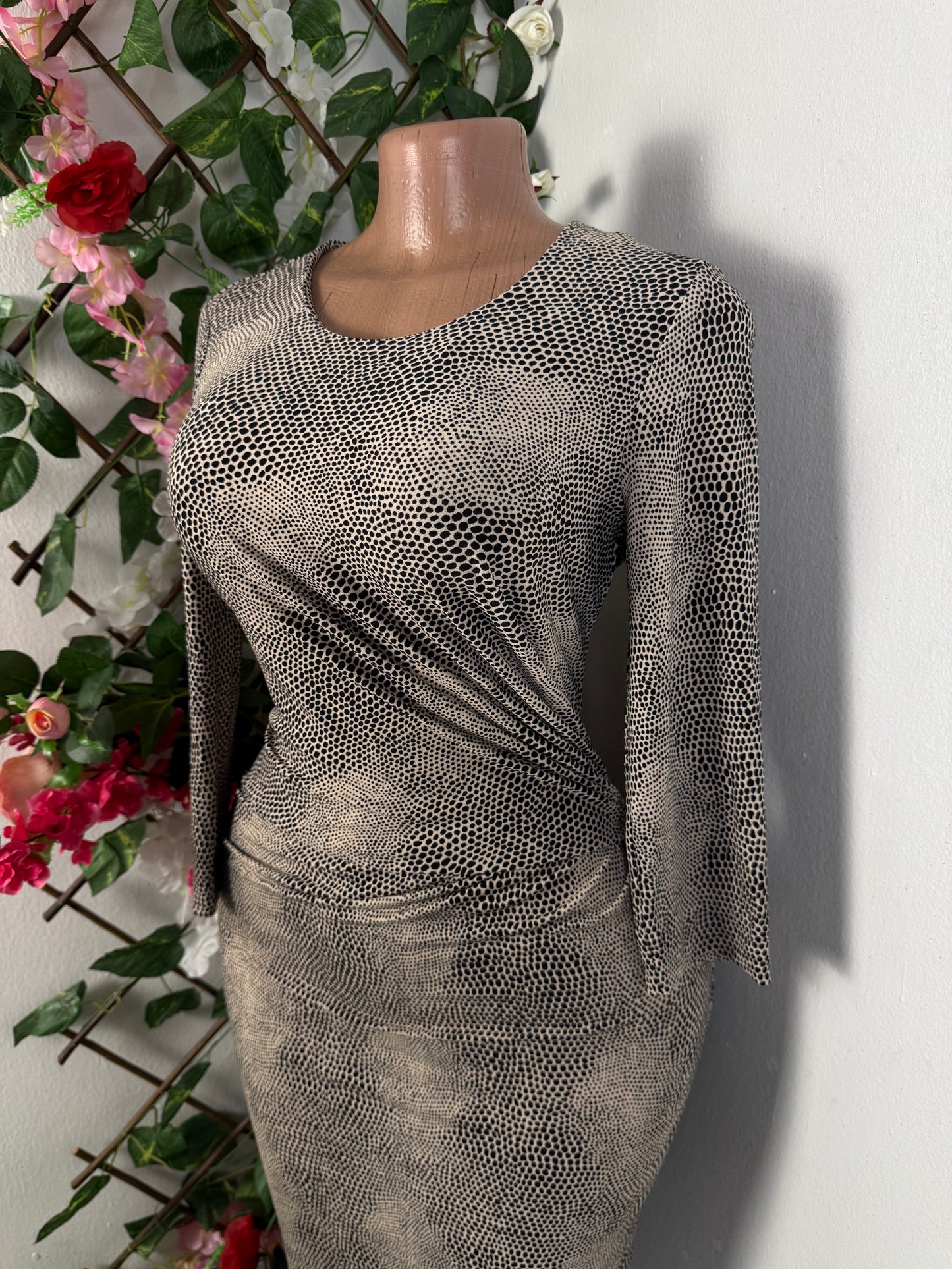 Robe crayon manche longue taille drapee