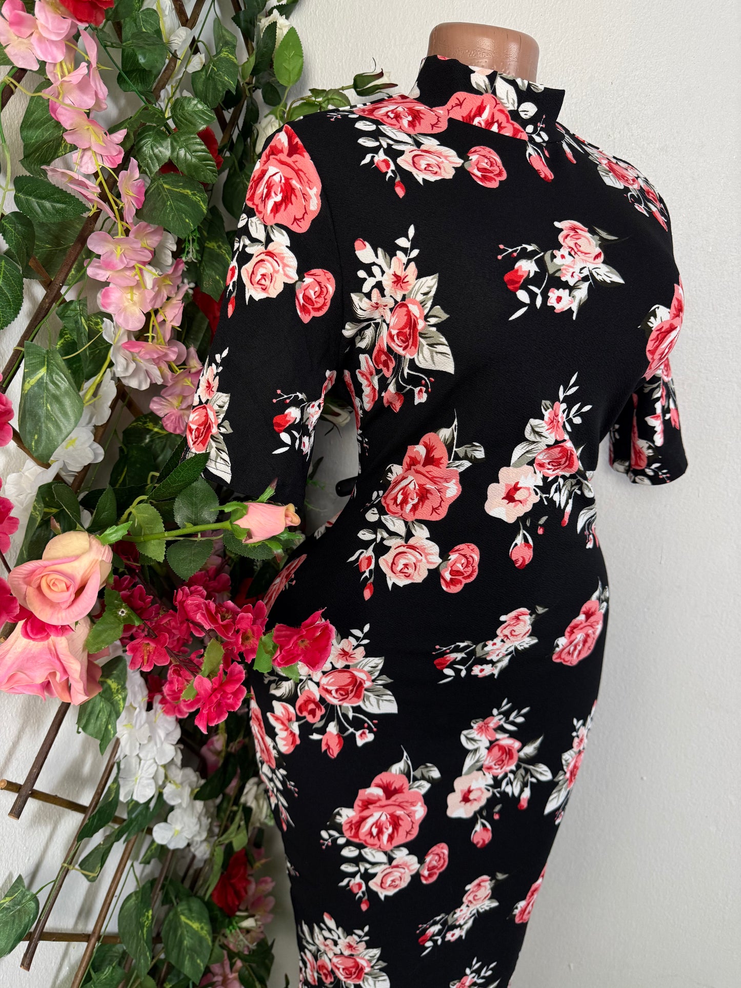 Robe fleurie manche courte colle haut