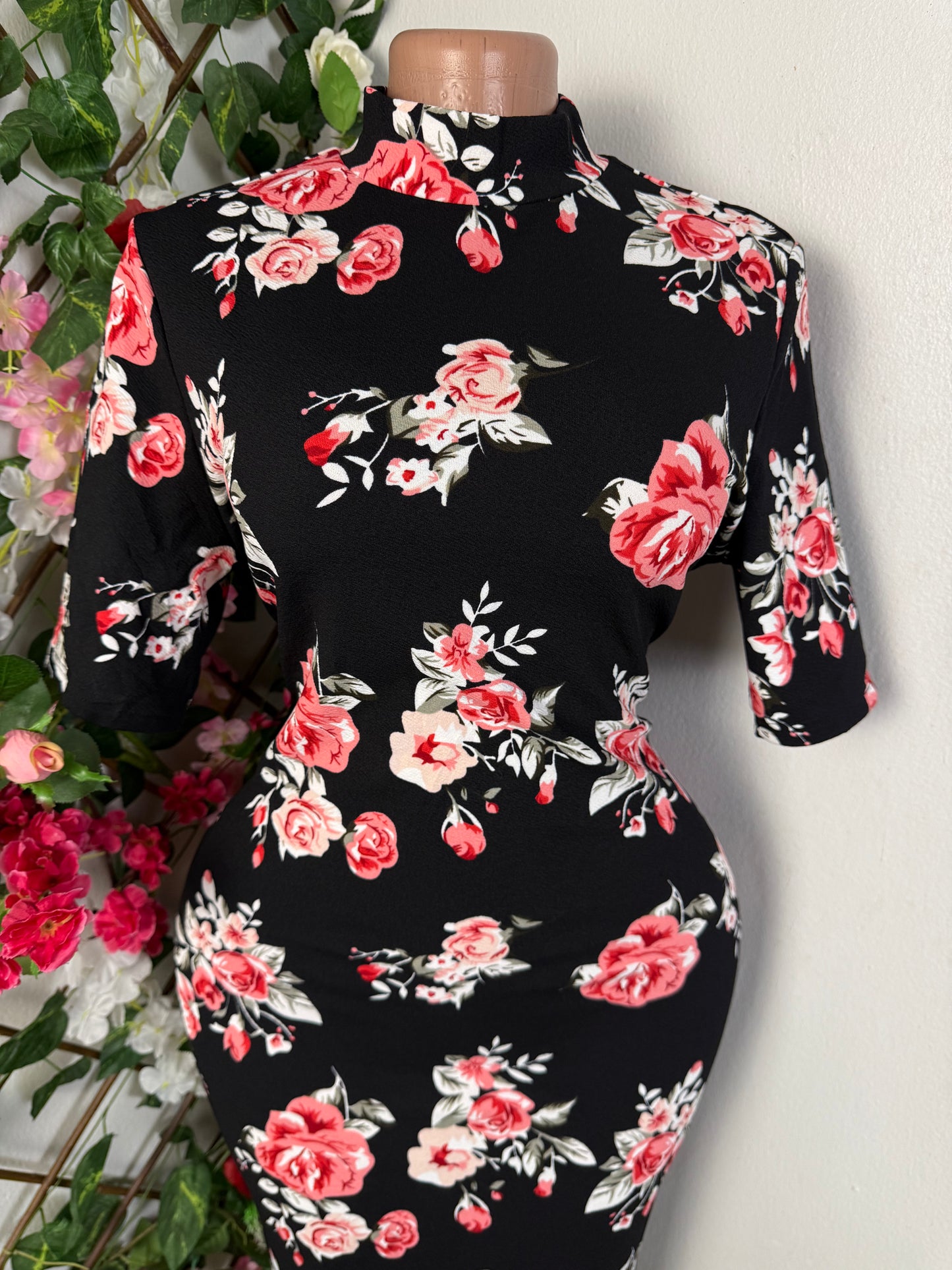 Robe fleurie manche courte colle haut