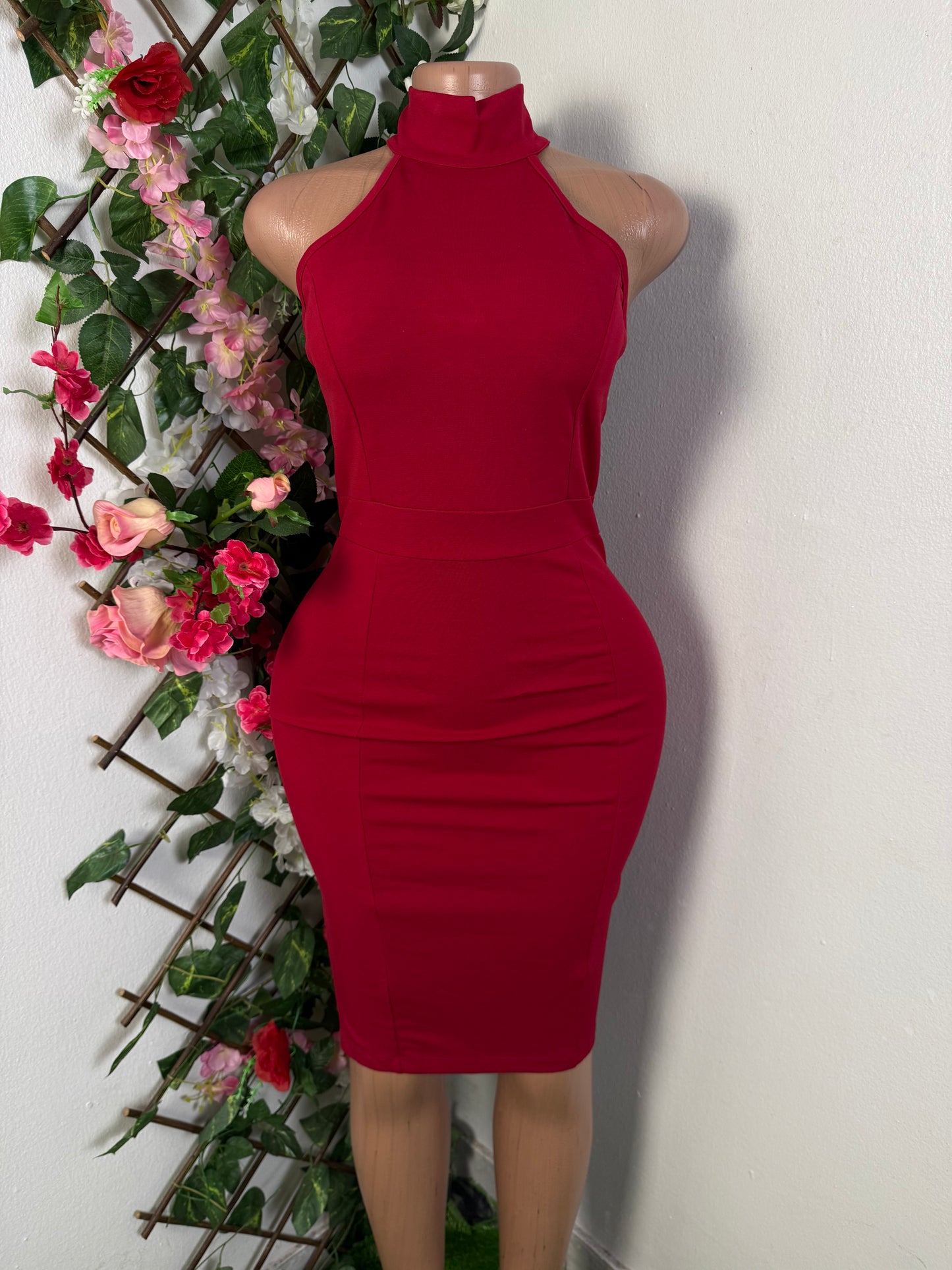 Robe moulante sans manche a dos dénudée