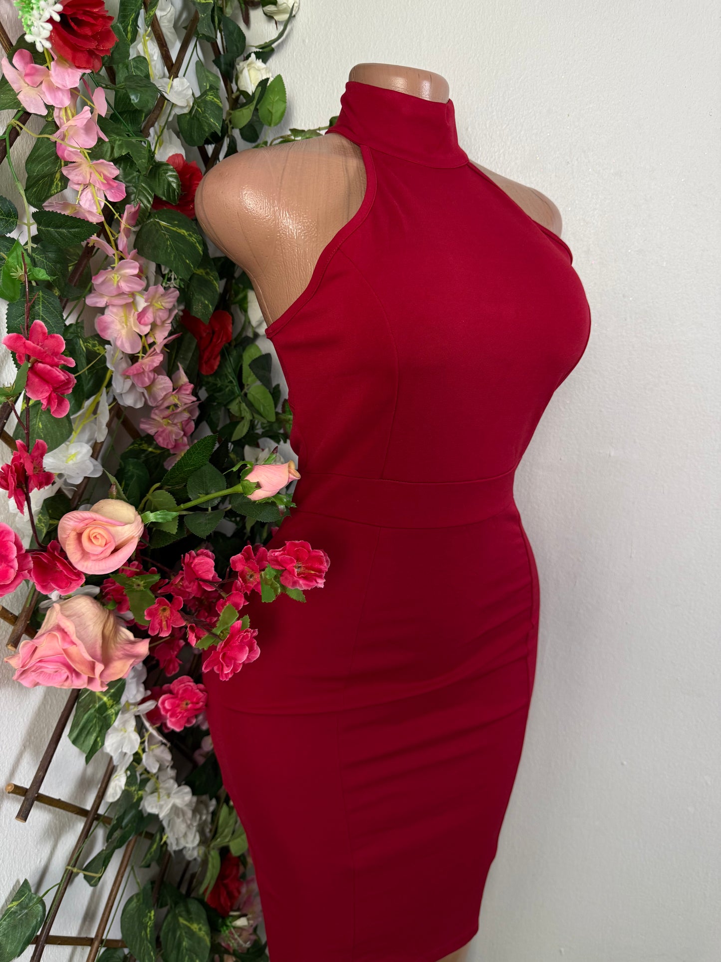 Robe moulante sans manche a dos dénudée