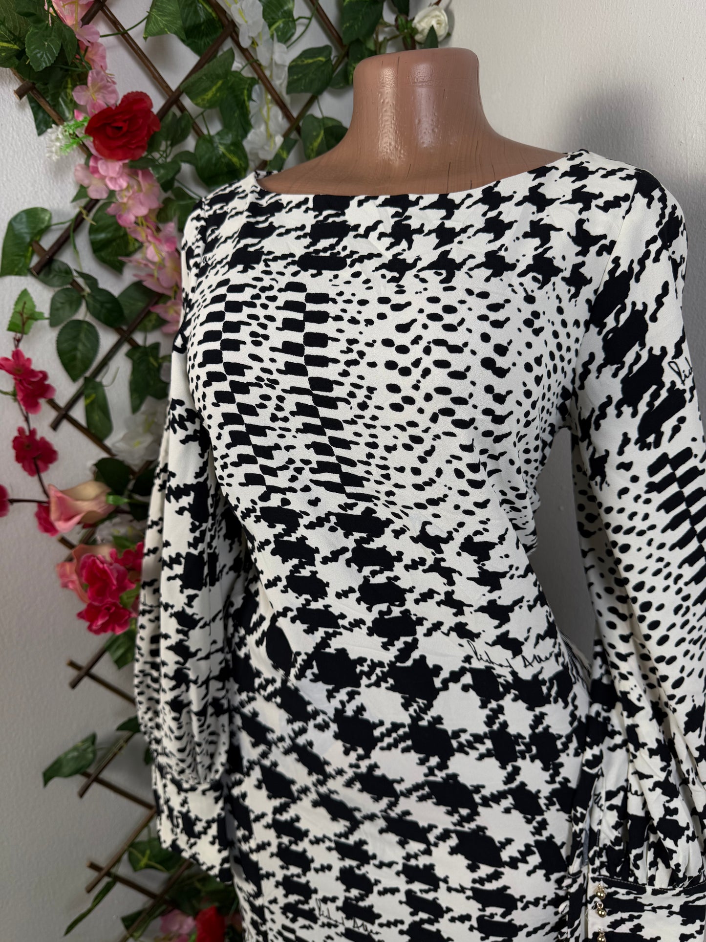 Robe droite a bouton manchette