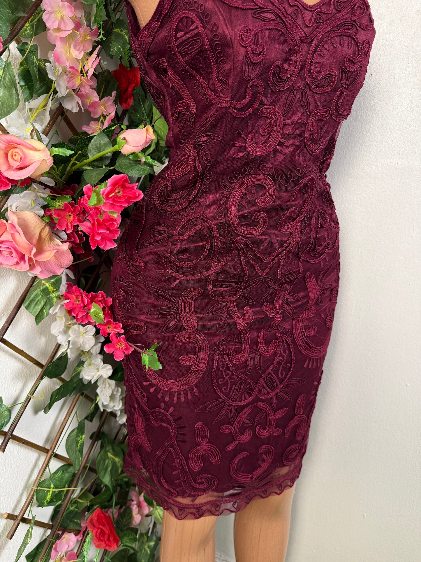 Robe courte en dentelle sans manches - Perluna Store - kinshasa