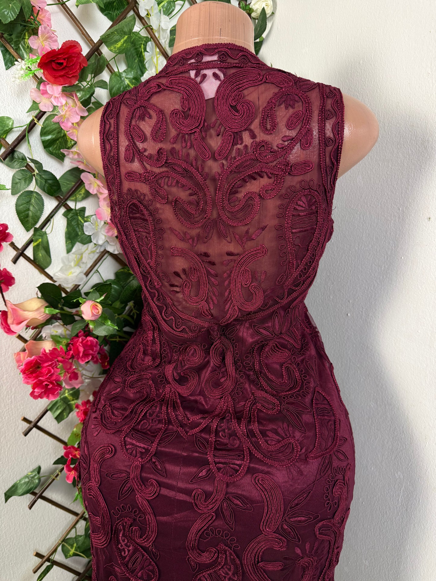 Robe courte en dentelle sans manches - Perluna Store - kinshasa