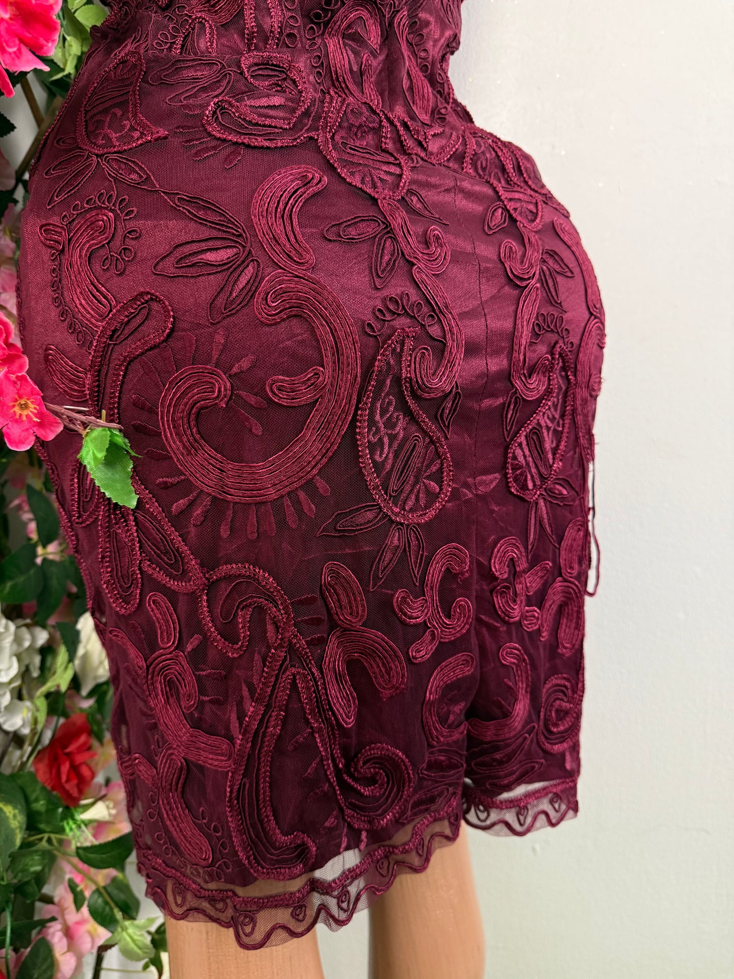 Robe courte en dentelle sans manches - Perluna Store - kinshasa