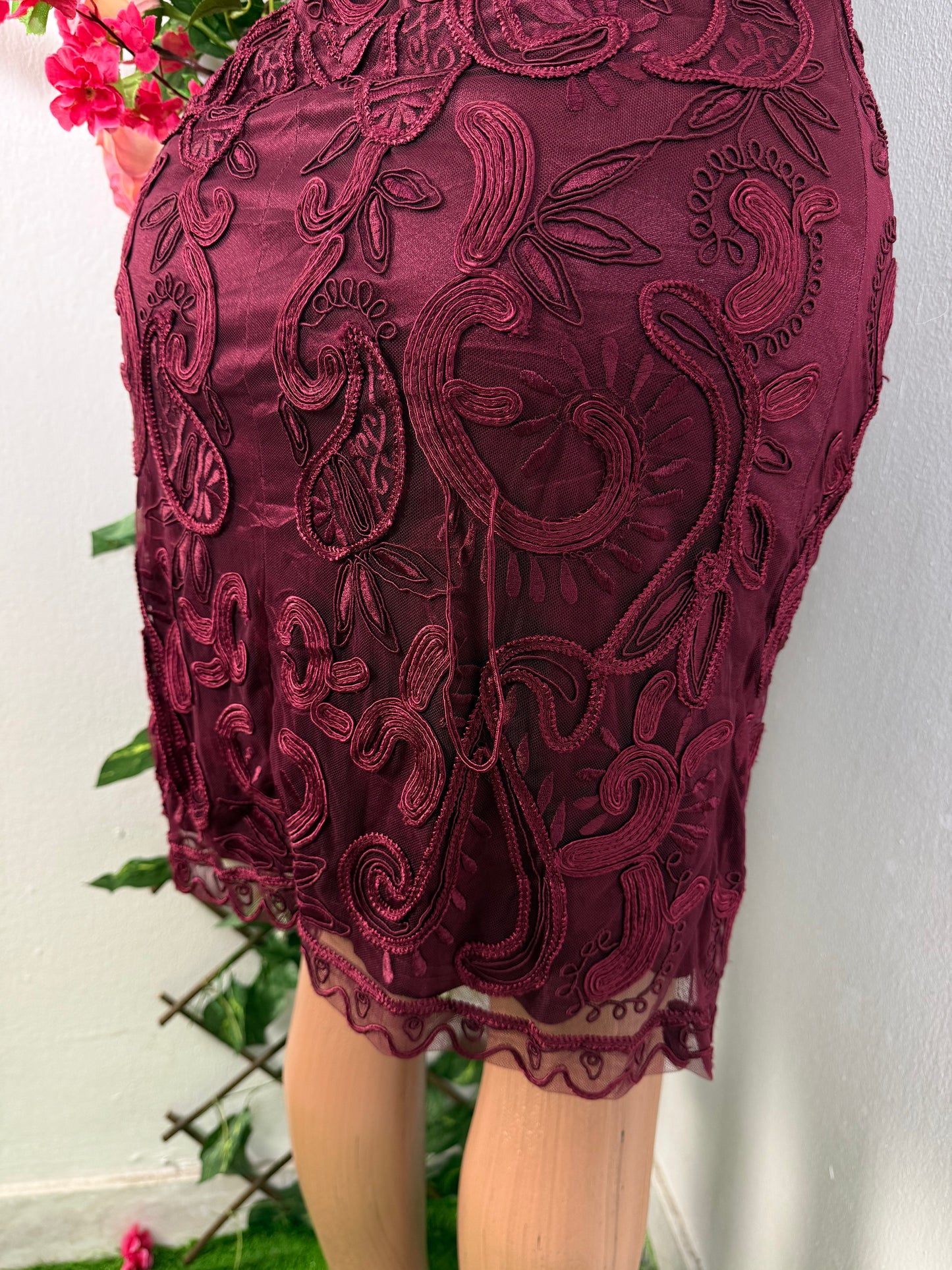 Robe courte en dentelle sans manches - Perluna Store - kinshasa