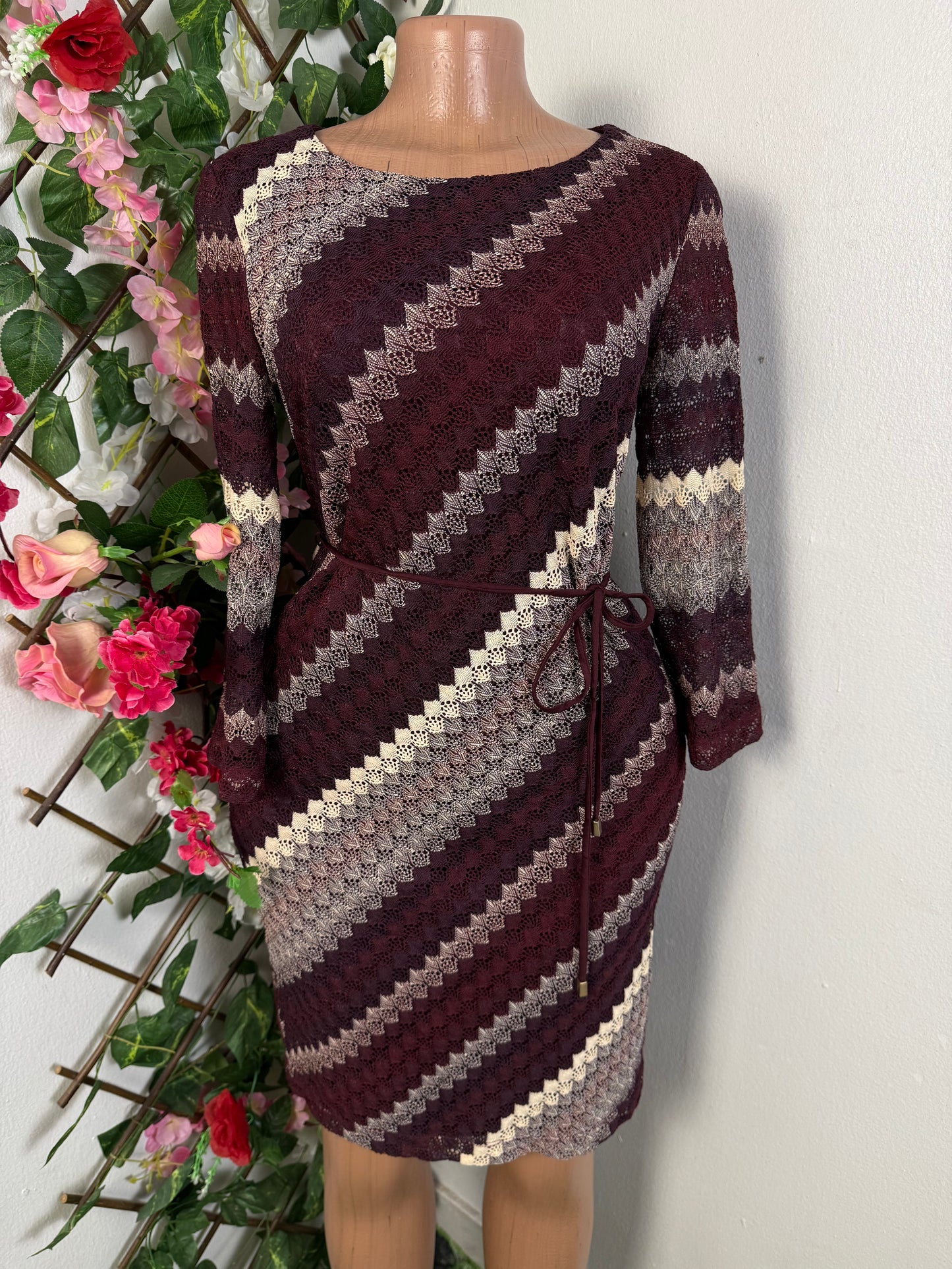 Robe dentelle moulante : allure élégante et sensuelle - Perluna Store - kinshasa