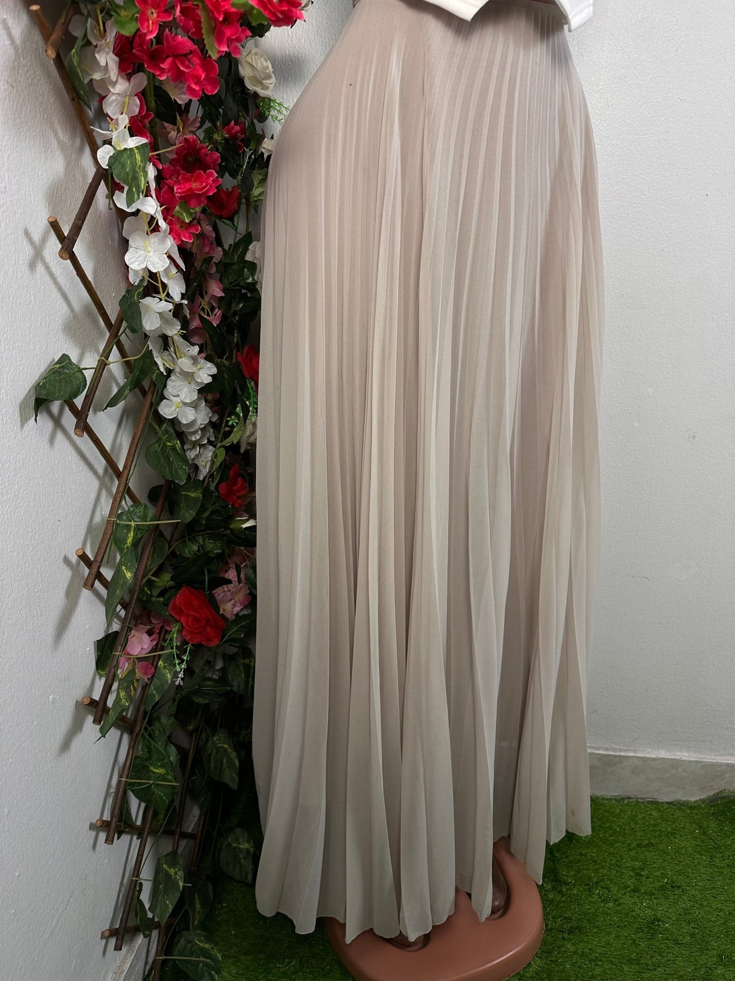 Jupe longue plissée couleur gris - Perluna Store - kinshasa