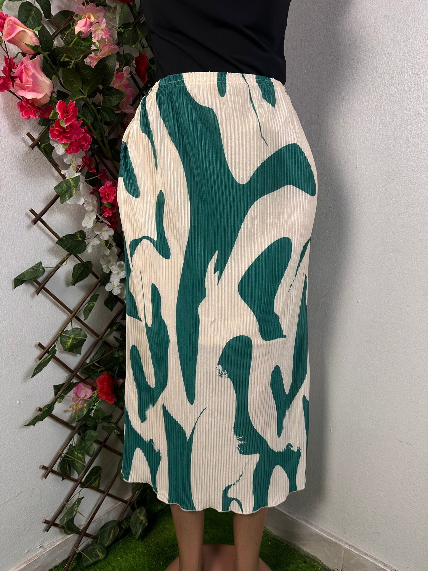 Jupe plissée longue, mi longue, multi couleur plusieurs taille évasée et moulante - Perluna Store - kinshasa