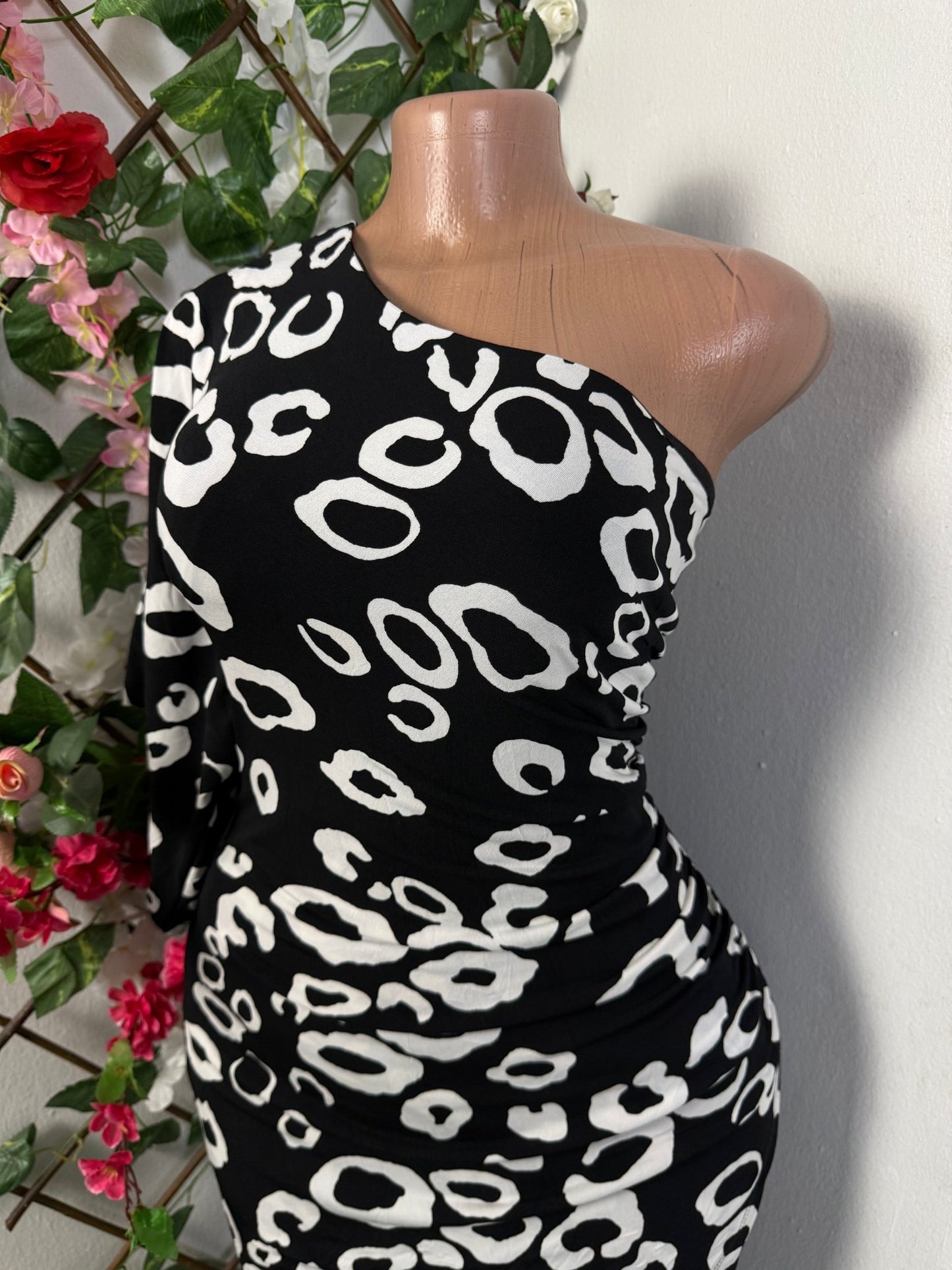 Robe à une manche longue  - Perluna Store - kinshasa