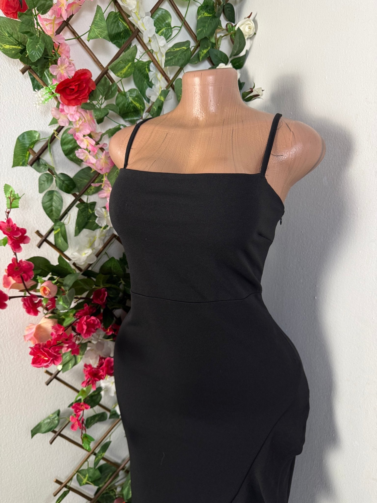 Robe cocktail a fine bretelle - Perluna Store - kinshasa